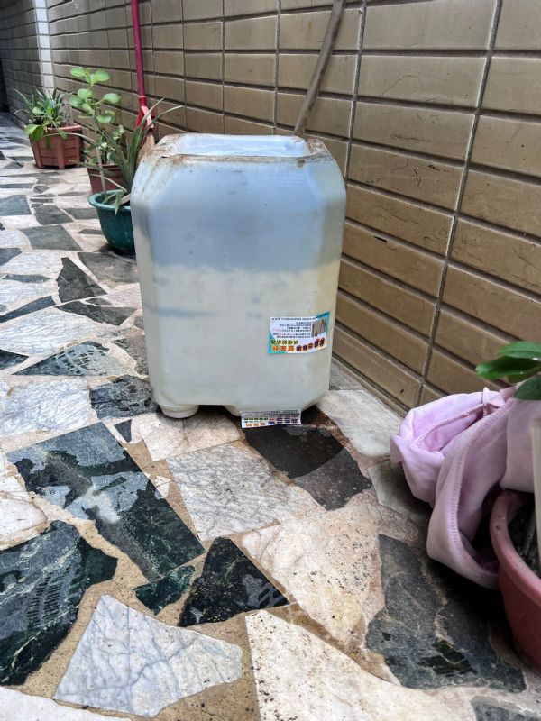 戶外冷氣接水容器未清除即會孳生病媒蚊孑孓